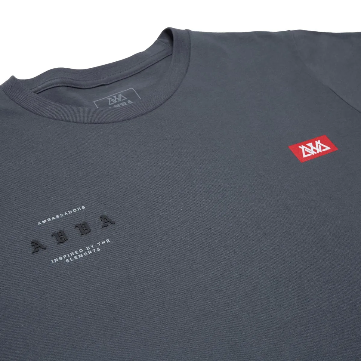 AVVA Offset T-Shirt - Charocal/Red