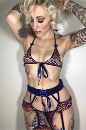 Hip Hugger Bra & Stocking Set